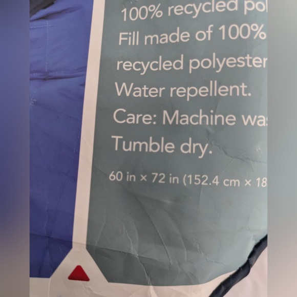 NWT Embark outdoor camping or Tailgate Blanket - 60 x 72 - Picture 3 of 3